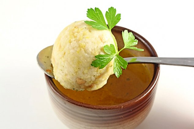 Houskové knedlíčky jako vložka do polévky