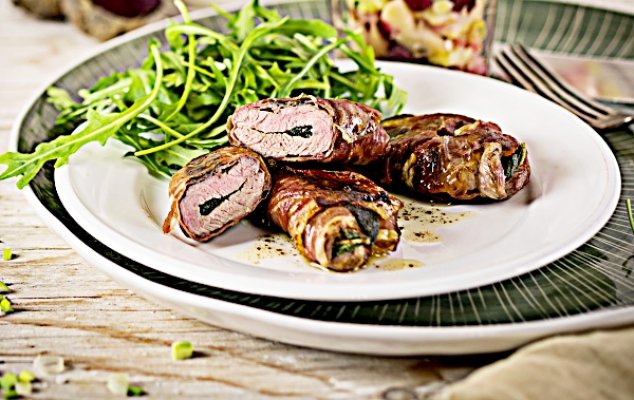 Telecí saltimbocca s jarním bramborovým salátem