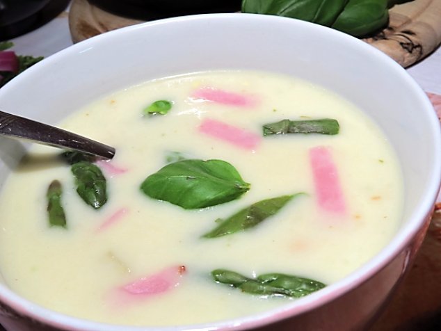 Chřestová krémová polévka