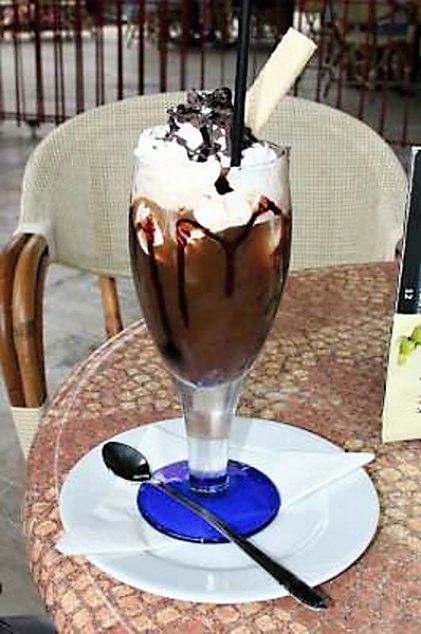 Ledová káva se zmrzlinou