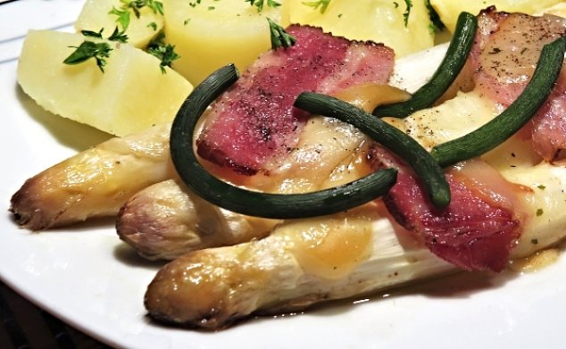 Grantinovaný bílý chřest