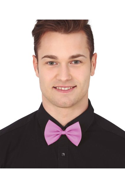 Světle růžový motýlek