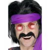 Černý knír hippie