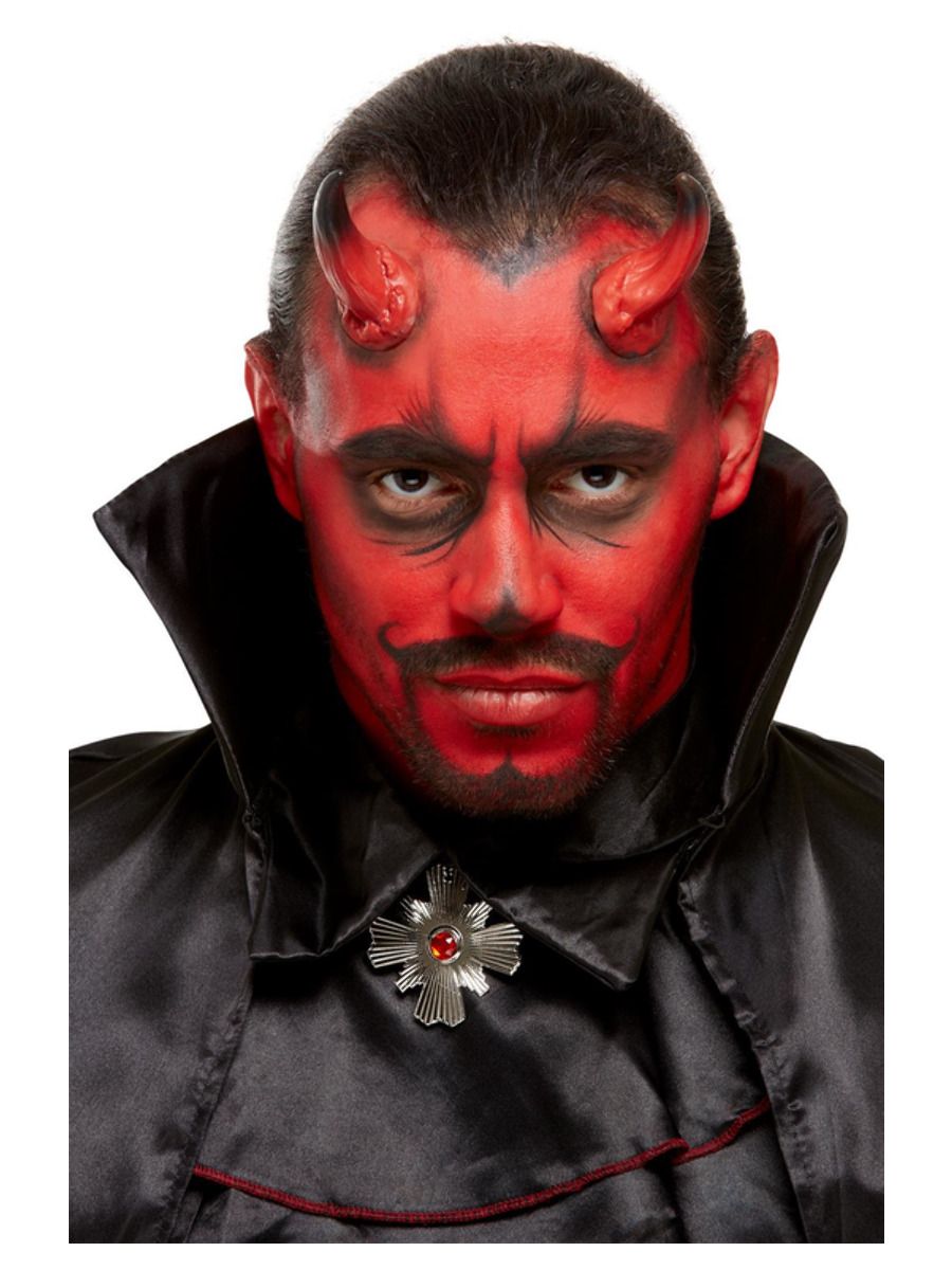 Makeup s rohy Čert
