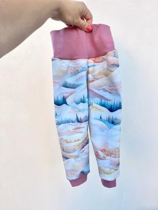 Softshellové kalhoty s flísem hory, velikost 80-128. Více info do zpráv :) #softshellove #kalhoty #flis #podzimni #zimni...