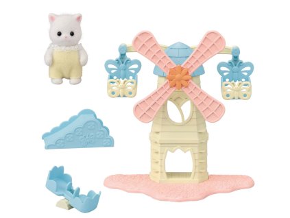 Zábavný park s veterným mlynom a mačiatkom