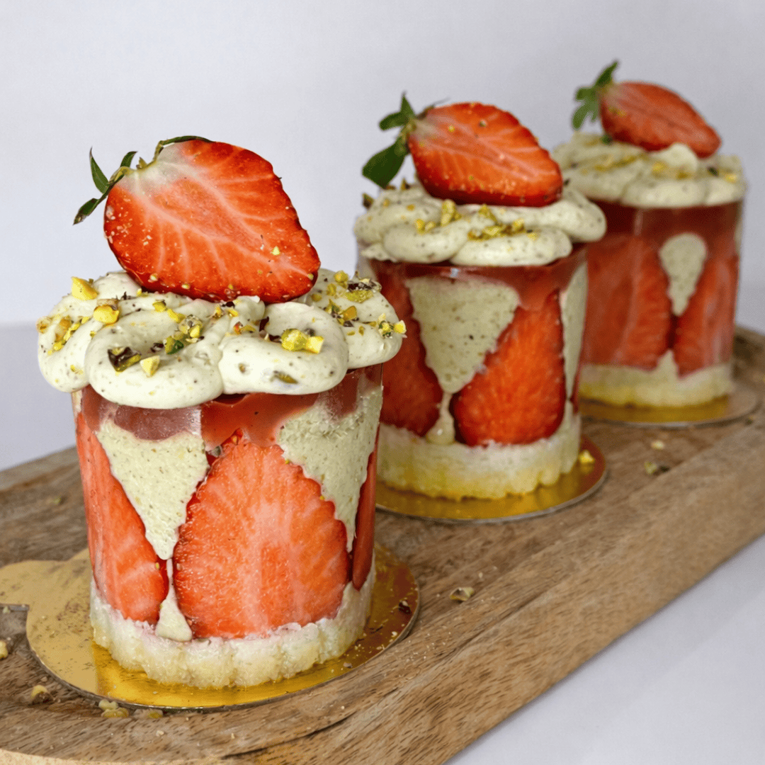 Pistáciové mini Fraisier dortíky