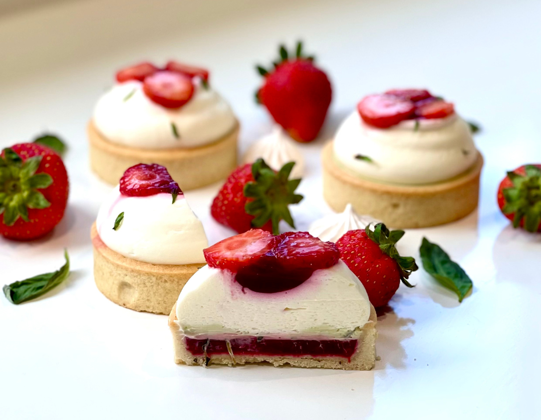 Tartaletka jahoda & bazalka