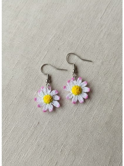 Jemný šperk plný radosti a lehkosti, který připomene, že i v maličkostech se skrývá krása.