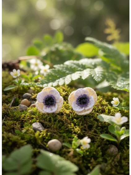 Vlčí mák – květ vášně, svobody a radosti. Ručně háčkované náušnice, které rozzáří Váš den. Vyberte si barvu, která vystihne Vaši duši.