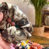 Scrunchie – XL vzory gumičky  Gumičky pro vaše vlasy