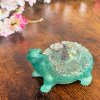 Ochranná želva z pryskyřice s drahým kamenem (malá)  Ochranný talisman