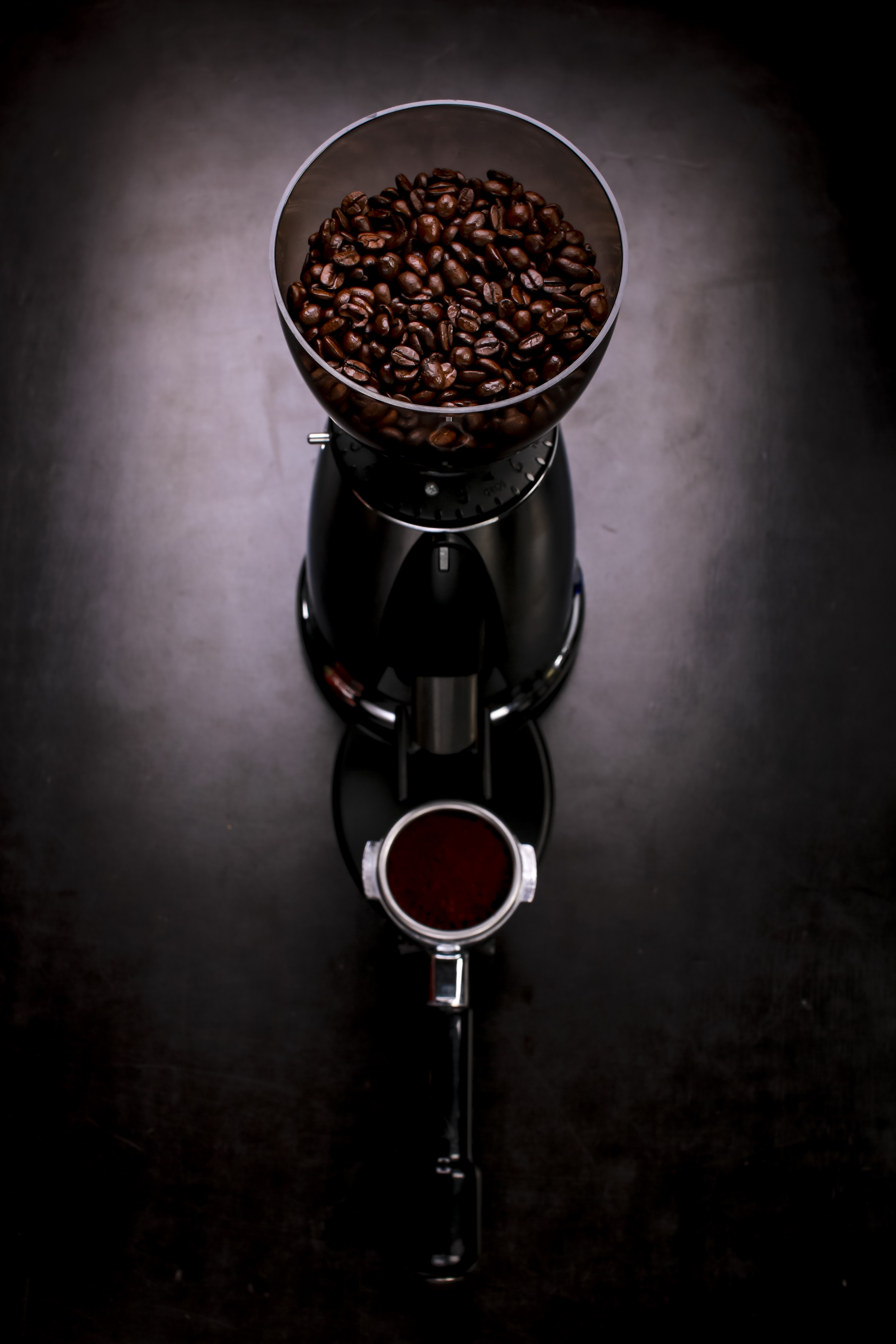 Mlýnek na zrnkovou kávu