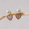 Pozlacené náušnice s říční perlou srdíčka 21119.1