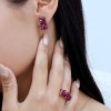 26492 2 stribrne visaci nausnice se swarovski krystaly cerveny obdelnik 31303 3 cherry