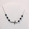 33409 3 stribrny nahrdelnik krizek s cernymi koralky 12119 3