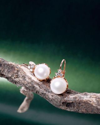 Zelená je barvou štěstí… a my věříme, že šperky ho umí přivolat taky. 🍀 Proto dnes ladíme do zelena — jako malá předzvěst...