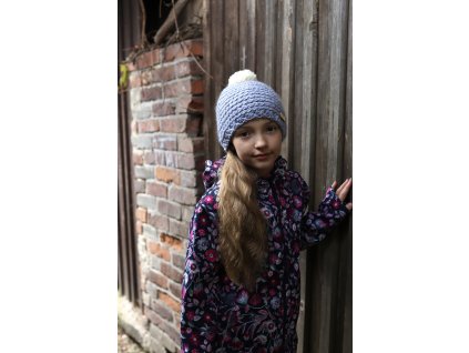 S BAMBULKOU SVĚTLE MODRÁ