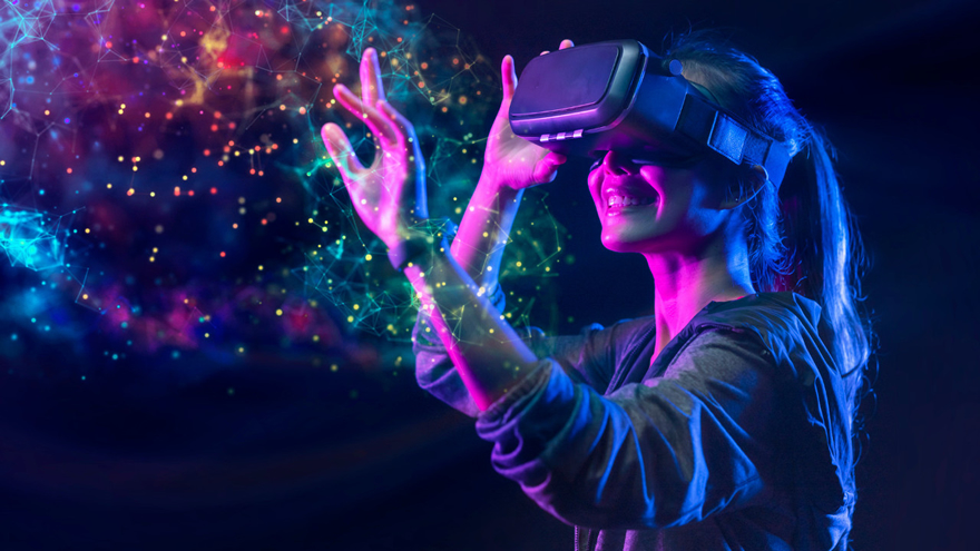 Dievča s okuliarmi virtuálnej reality