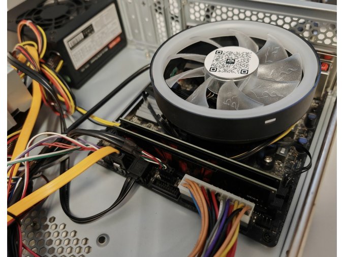 Inter-Tech Argus SU-800 univerzális CPU hűtő PCsmart QR kóddal
