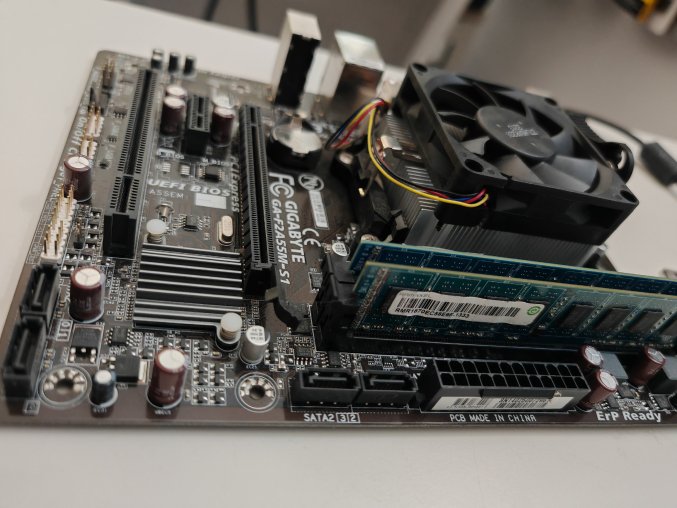 Gigabyte GA-F2A55M-S1 (rev 3.0) microATX Alaplap – AMD A55 Chipset, FM2+ és FM2 Foglalat