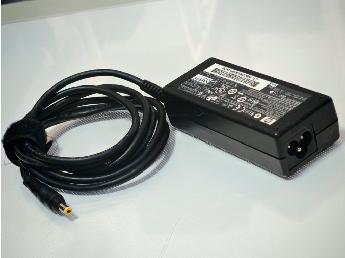 HP 608421-003 – 65W notebook töltő / hálózati adapter (18,5V, 3,5A) – Eredeti OEM