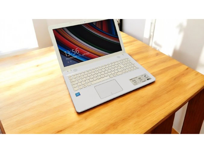 Asus X541s 15,6" fehér laptop – Dual Core 1.6 GHz, 4GB DDR3, 320GB HDD
