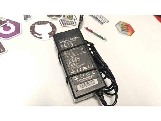 MOSTCN 电源适配器  SWITCHING ADAPTER  Model M120400P911