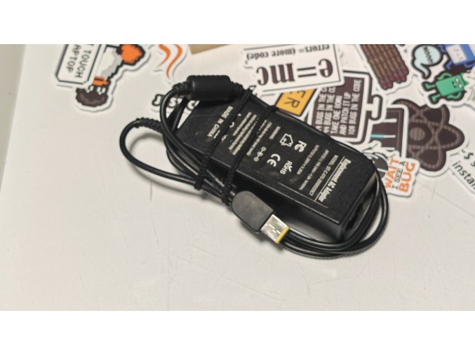 Utángyártott Lenovo töltő adapter – 20V 3.25A