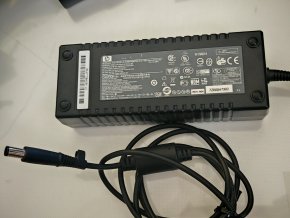 Eredeti HP 19.5V 6.9A 135W Tápegység Adapter – HP Compaq All-in-One 8200, 8000, DC7800 modellekkel