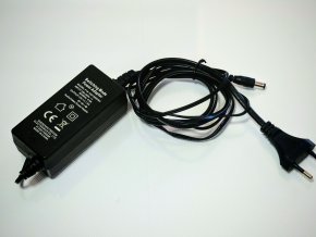 F18-120150SPAV – 12V 1.5A, 18W DC töltő/adapter
