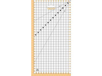 16540 pravitko na patchwork fiskars 15x30 cm