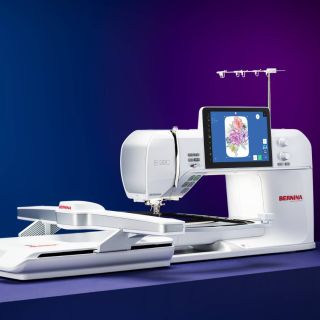 🆕 Predstavujeme prevratnú novinku 𝐁𝐄𝐑𝐍𝐈𝐍𝐀 𝟗𝟗𝟎, s novým skenerom na umiestnenie vzorov, integrovaným regulátorom stehov...