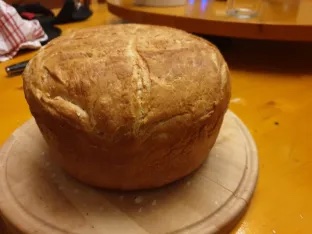 Zemiakový chlieb v liatinove hrnci