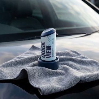 Kabátek pro tvý čelní sklo v podobě tekutejch stěračů od Gyeonu - Quick View 🤩 V lehkejch mrazech nemusíš škrábat, na skle...