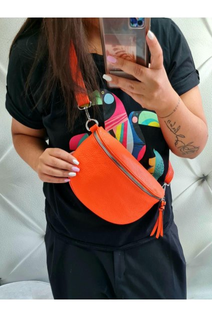 Trendy dámská ledvinka oranžová