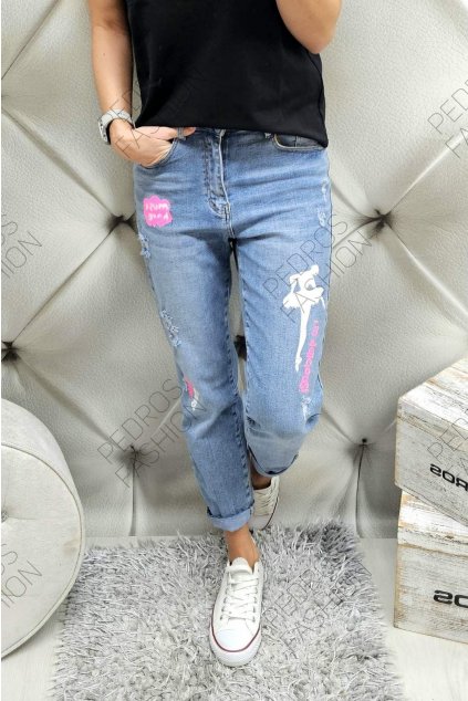 Trendy elastické dámské jeansy boyfriend s potiskem