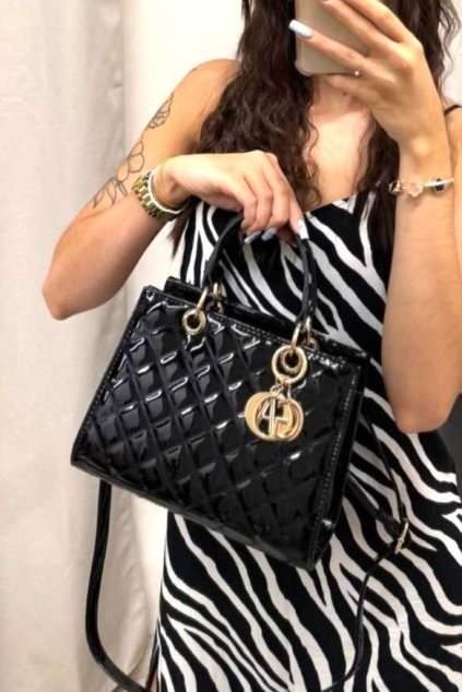 Trendy elegantní dámská kabelka Noemi černá lakovaná