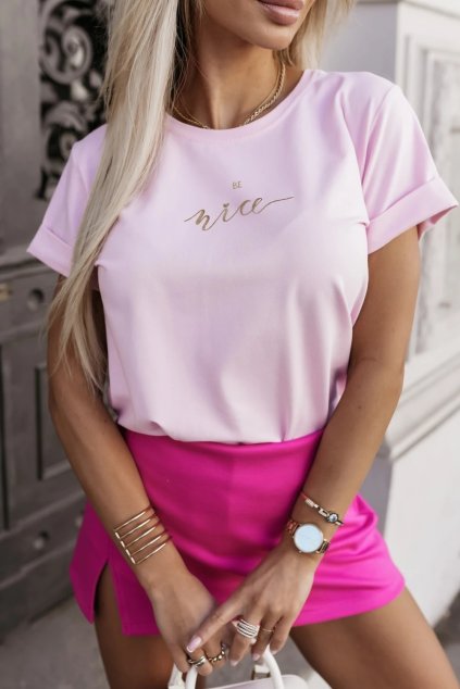 bavlněné triko kvalitní s malým decentním nápisem