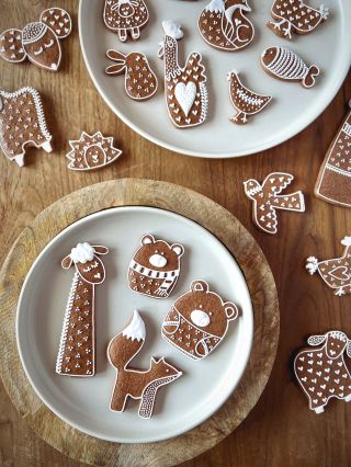 Medvědi mají ještě šály, ale slepičky už pomalu vykukují. 🐻🐓 Odkaz na vykrajovátka nahoře v profilu. Všechny tvary...