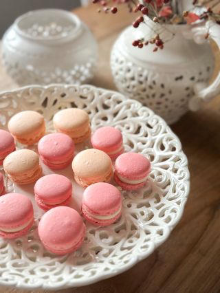 Makronky pro synovce, který slavil sedmnácté narozeniny. 🥳 . . #narozeniny #makronky #oslavanarozenin #inspiracenapeceni...