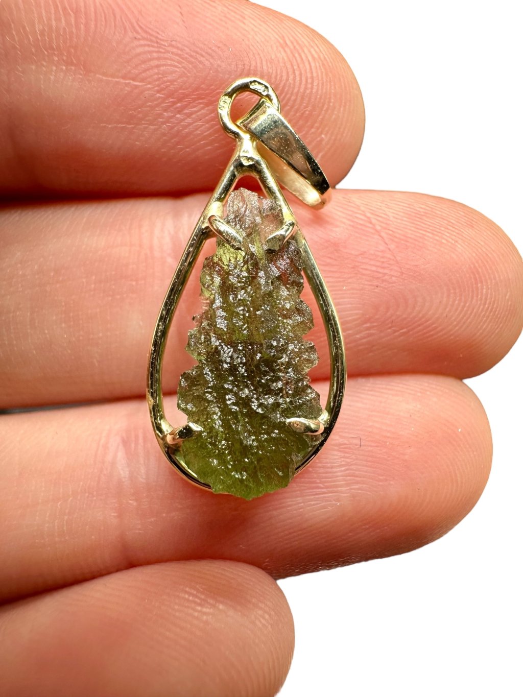 Gold moldavite pendant 1,8g