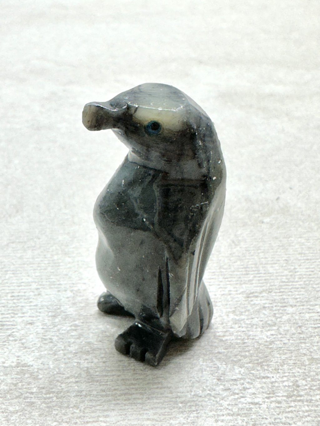 Tierchen aus Speckstein – Pinguin