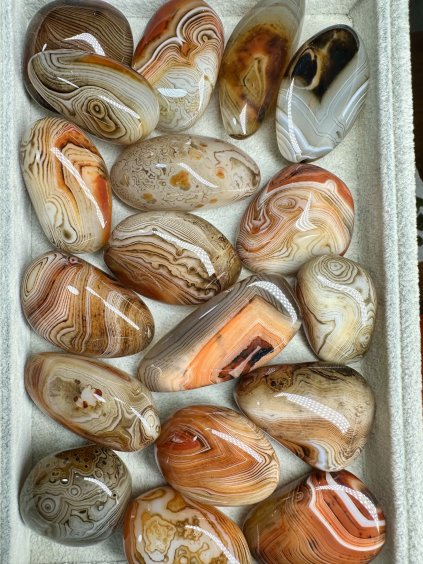 Tromlovaný achát – Madagaskar – 5kg (4-6,5 cm)