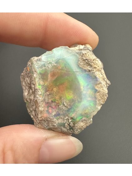 Precious opal – Welo, Ethiopia