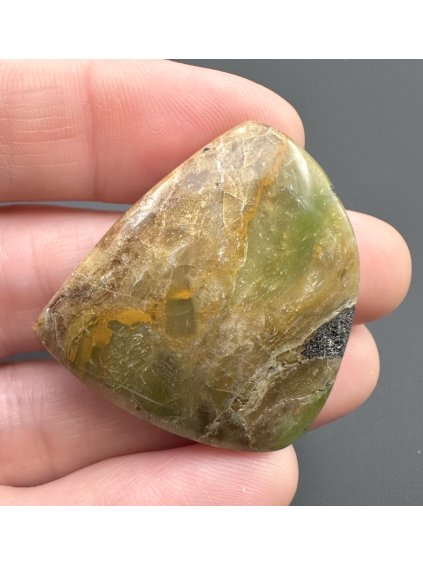 Versteinertes opalisiertes Holz mit natürlichem Kupfer – Westjava, Indonesien