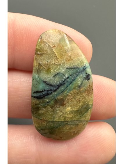 Versteinertes opalisiertes Holz mit natürlichem Kupfer – Westjava, Indonesien