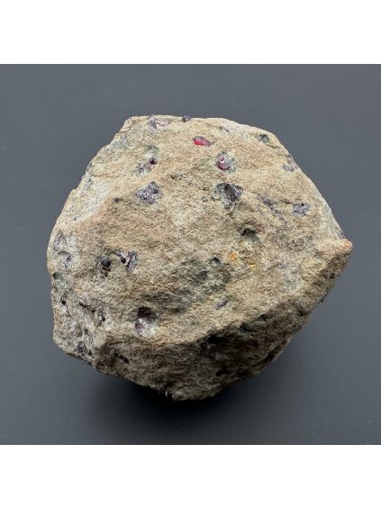 Bohemian Garnet (pyrope) – Linhorka u Stareho, CZ