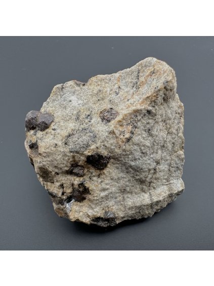 Granát (Almandin) – Malenice, ČR