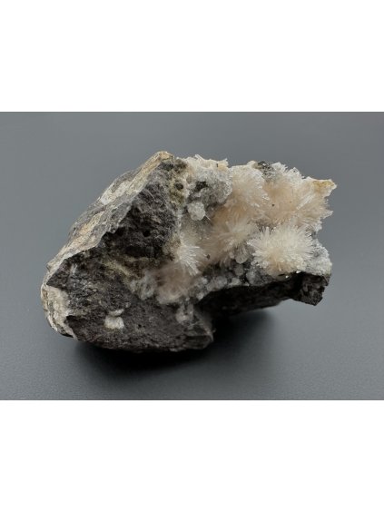 Natrolite, Analcime – Breziny u Decina, CZ